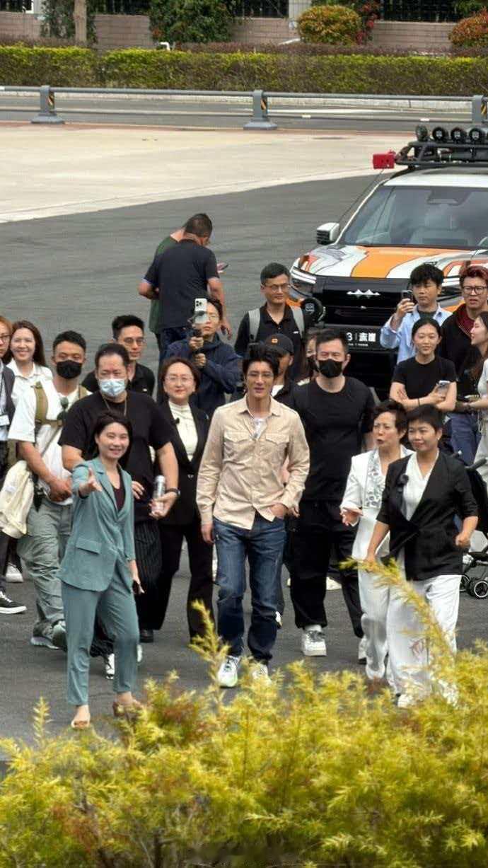 最近有消息说，国民偶像王力宏现身方程豹，双方或将牵手合作。一个是横跨几个时代的顶