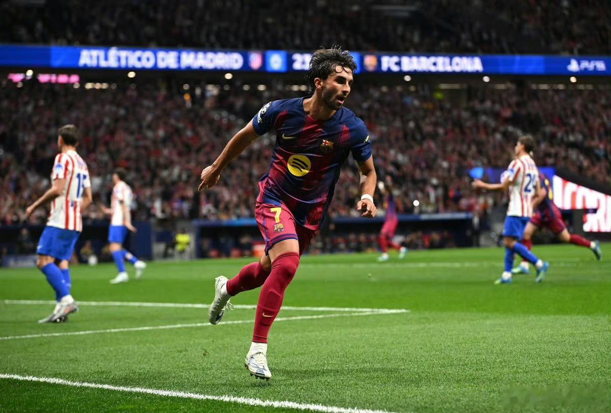 每体：费兰赛季高光时刻被换下，替补席怒踢水瓶据《每日体育报》消息，欧冠1/4决赛