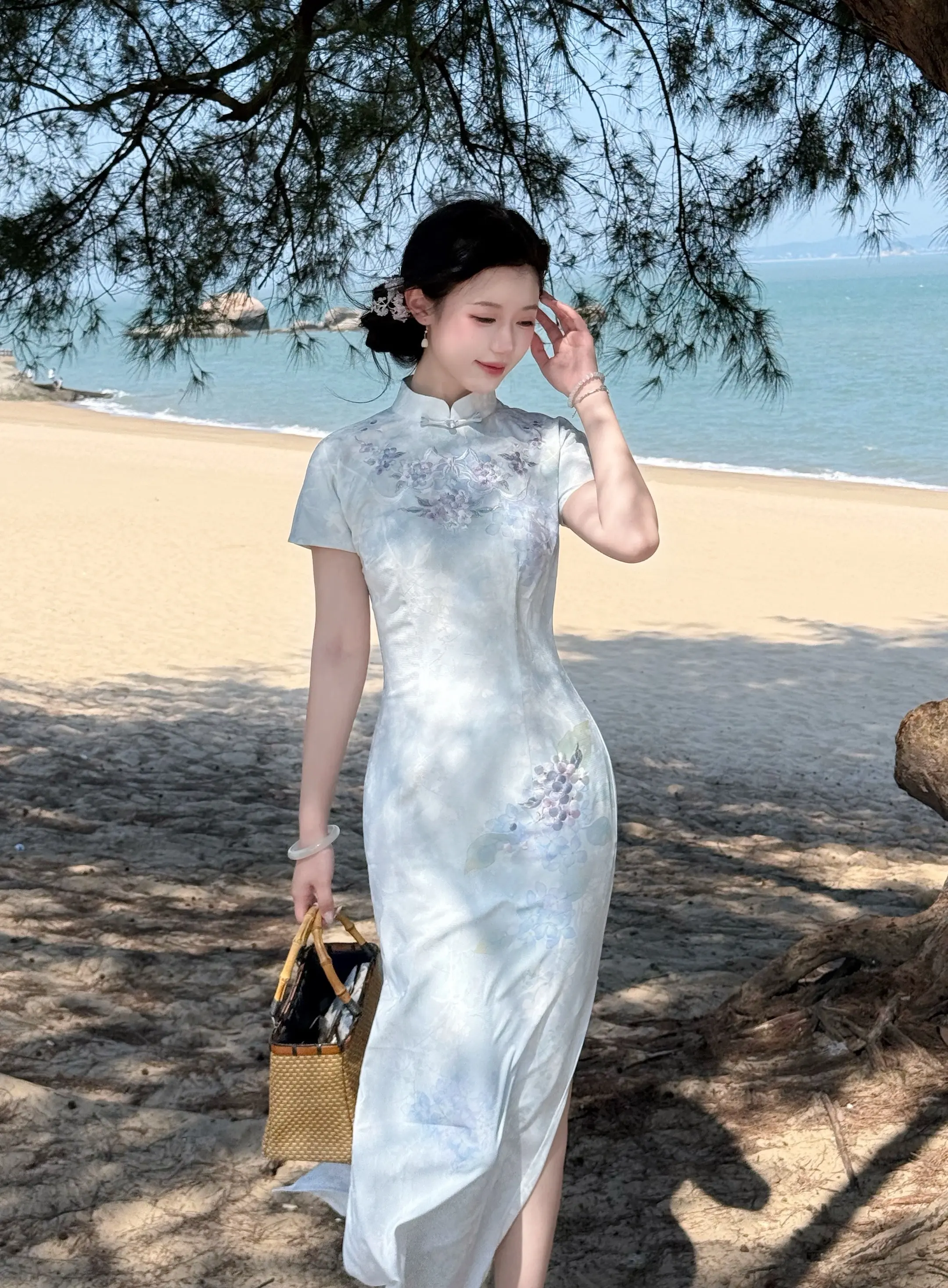 旗袍美学 蓝调旗袍 度假穿搭 旗袍氛围感穿搭