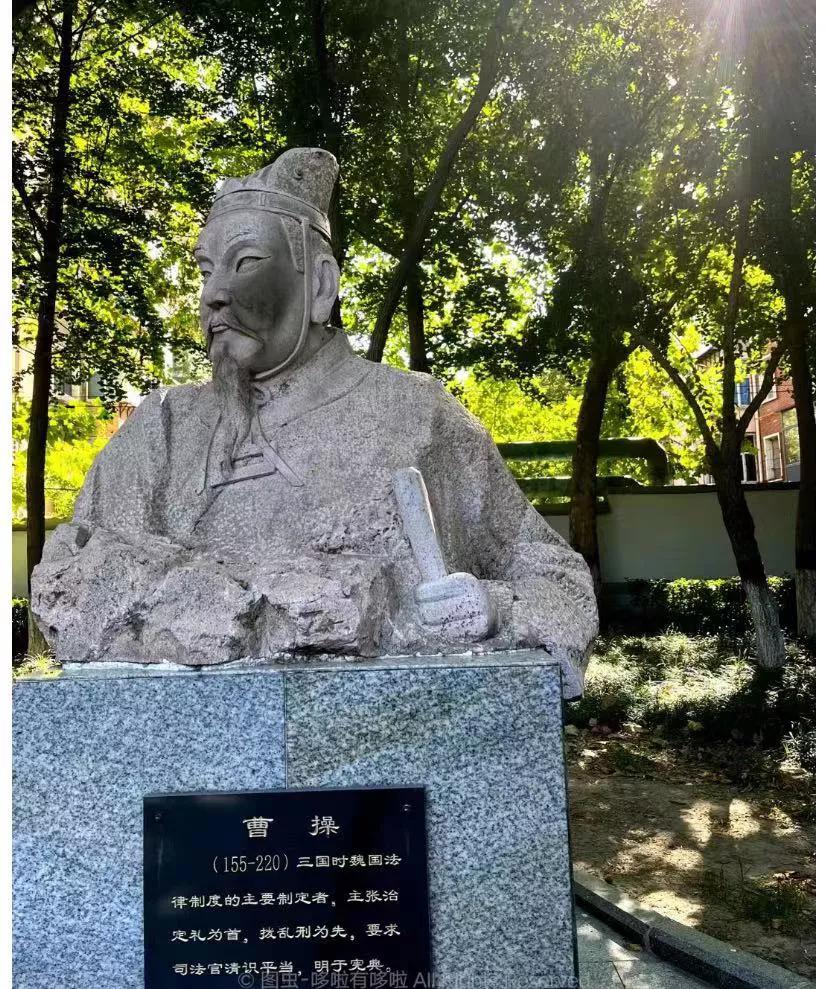 为什么曹操这么偏爱寡妇?
曹操娶了15个寡妇，其中13个是战败将领的前妻。曹操为