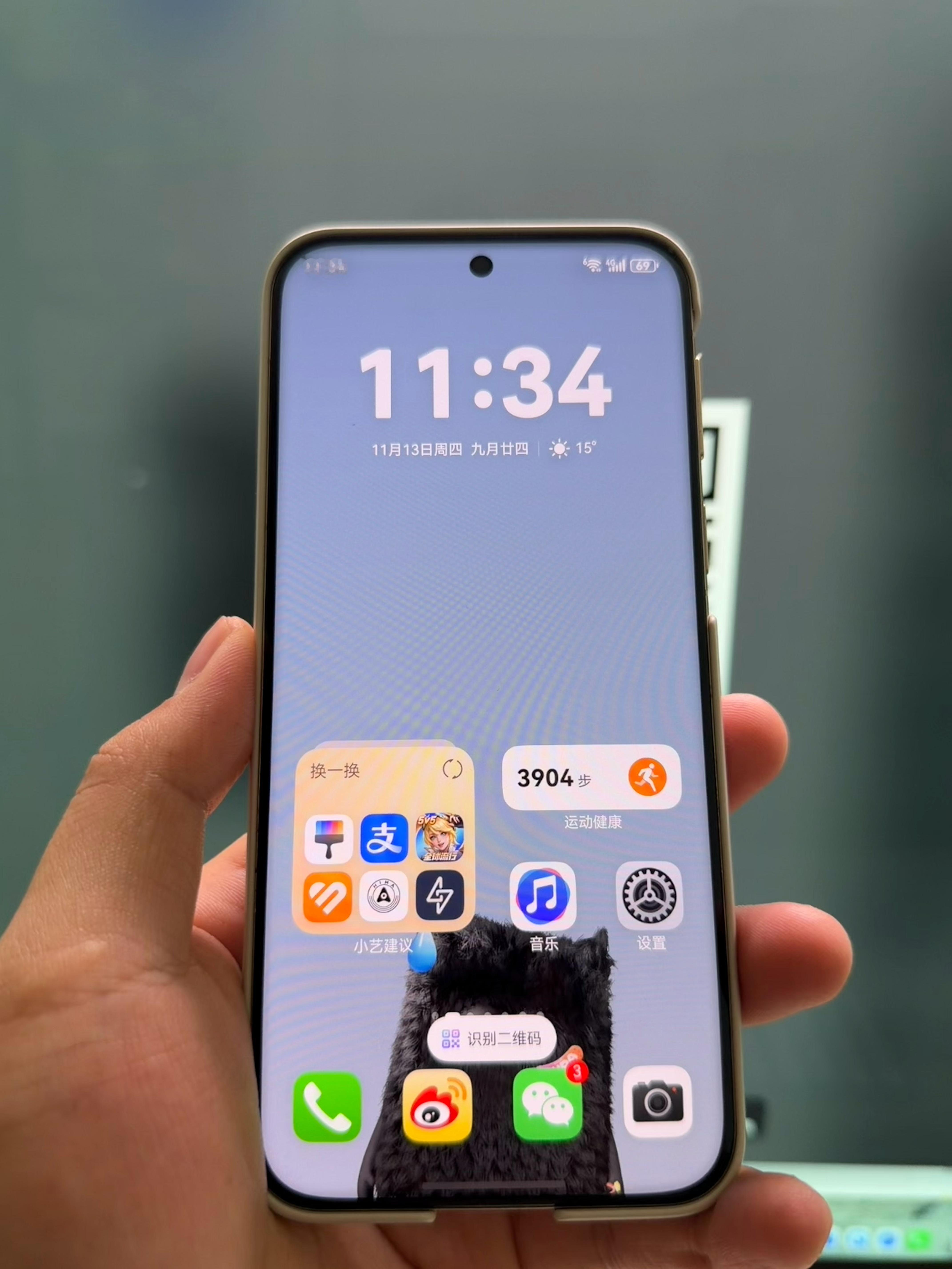 用一张live图，感受一下鸿蒙 6 的扫码速度几乎是刚到二维码上方，桌面就弹出「