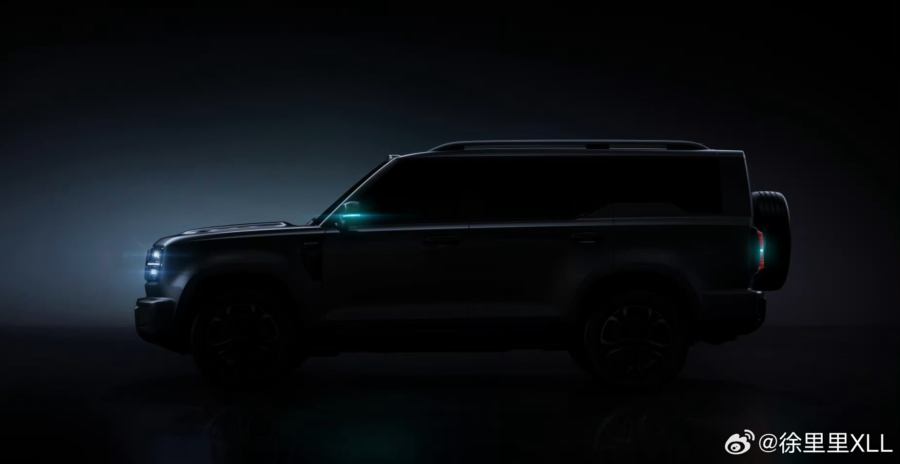 粉丝群的大神们拉了下曝光对比度。这应该不属于泄密吧？