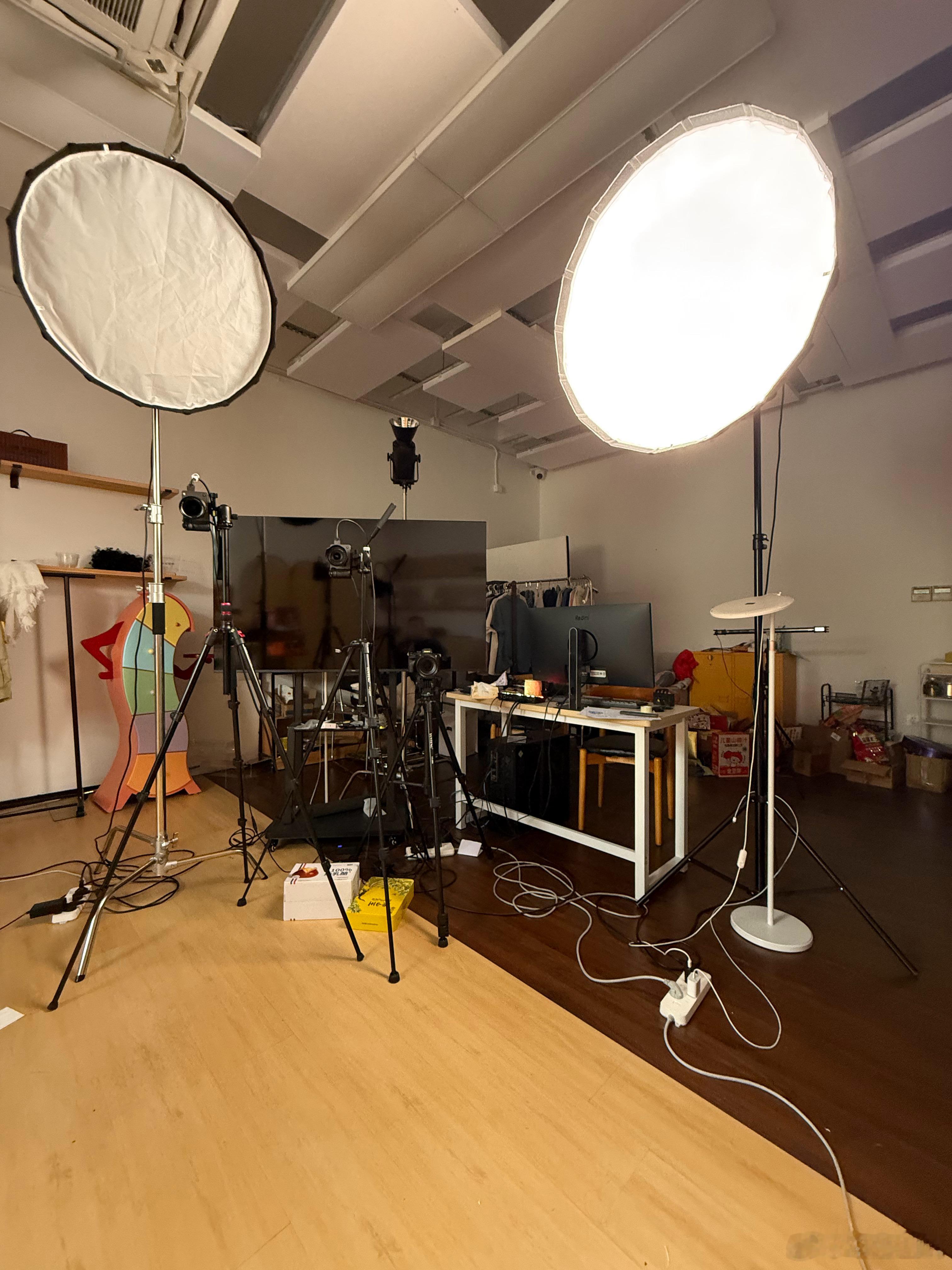 比摄像还早到！ 