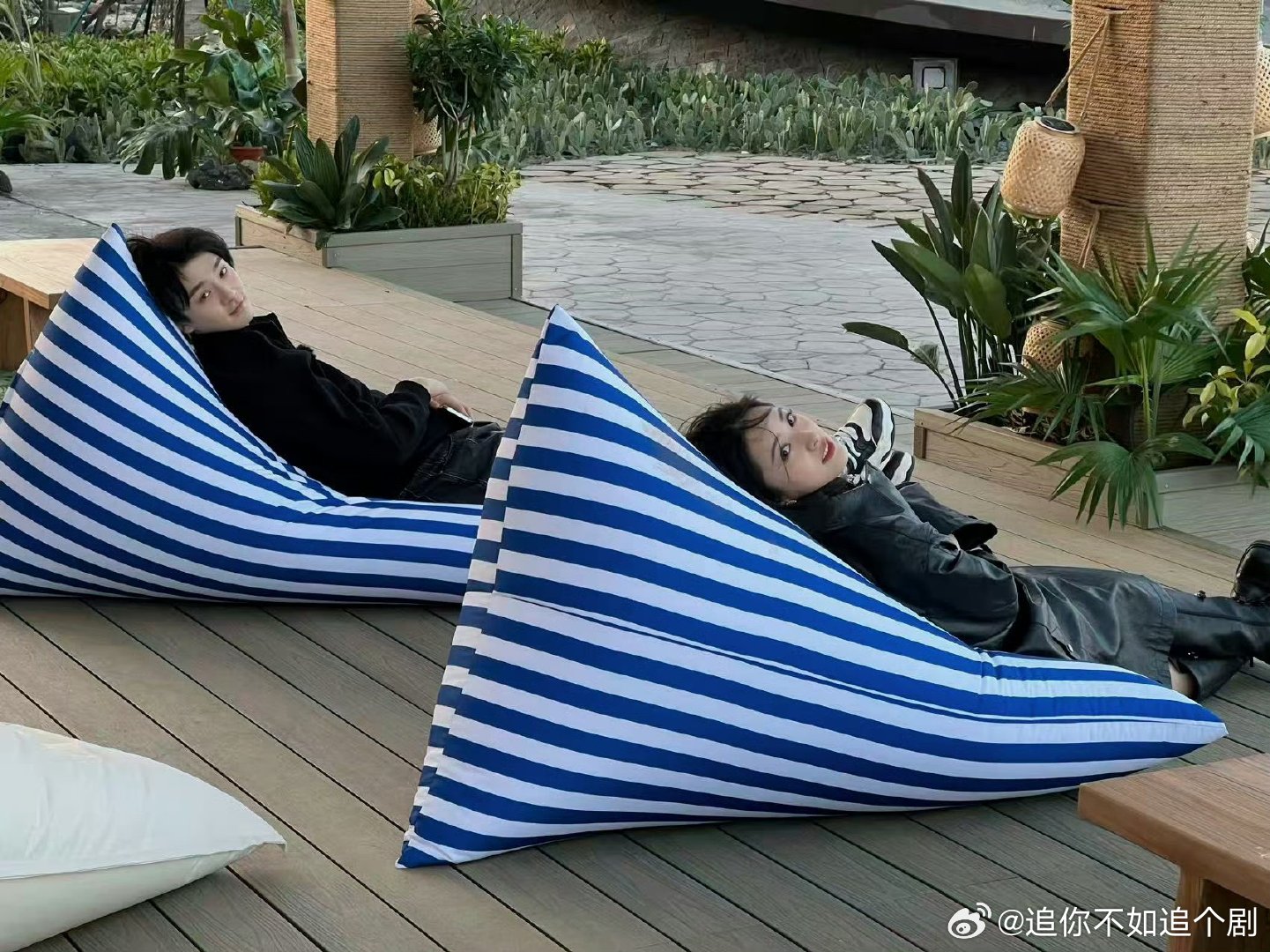 沈月抱着必给大家出图的决心来的亲爱的客栈 为了给大家拍出好看的图，沈月真的拼尽全