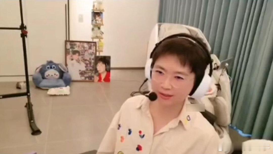 清清的久诚原谅券续费 能把矛盾变成直播梗，就说明早已翻篇✨久诚坦然提及和清清的约