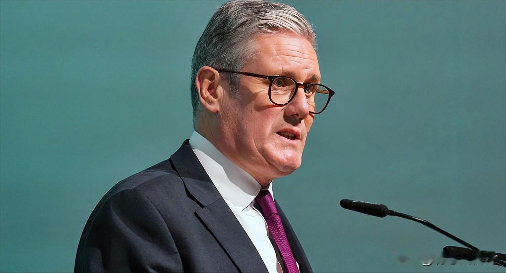 时隔七年，英首相再访华，透露出一些信息。
——在美国对欧洲强硬的政策下，英国已经