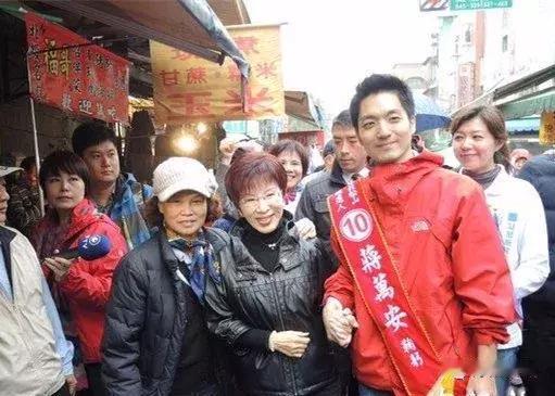 洪秀柱蔡英文是能力不输马英九蒋万安的女子，但活跃在政坛的她们都不婚不育。反观马英