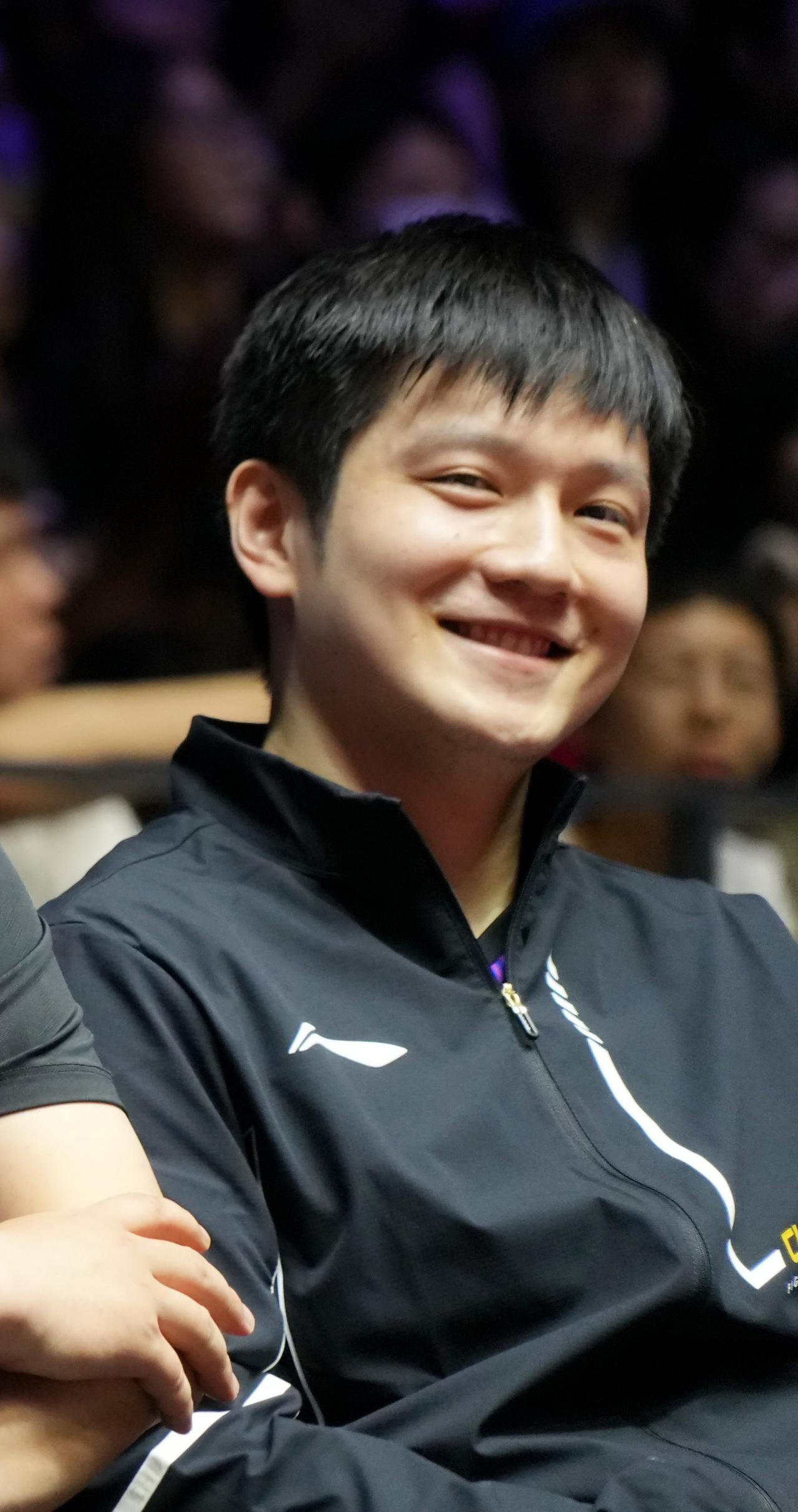 中国奥林匹克委员会今日发文体育宣传周活动，配图乒乓球超级全满贯樊振东笑容照片！