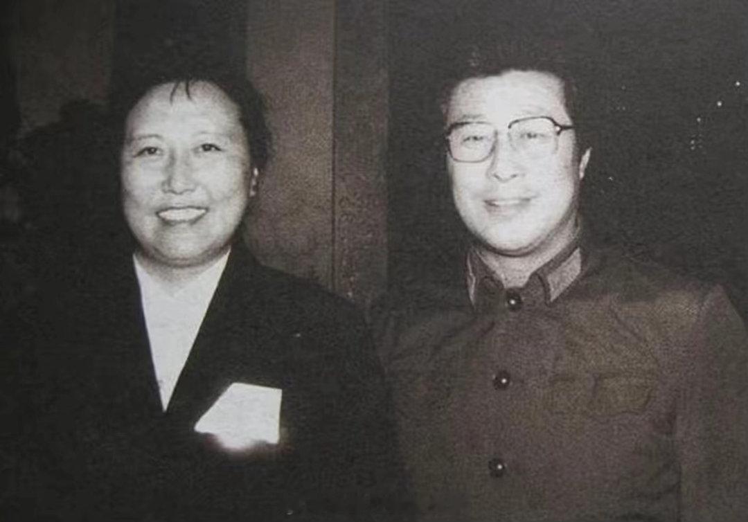 珍贵老照片：王心刚和已经发福的杨丽坤