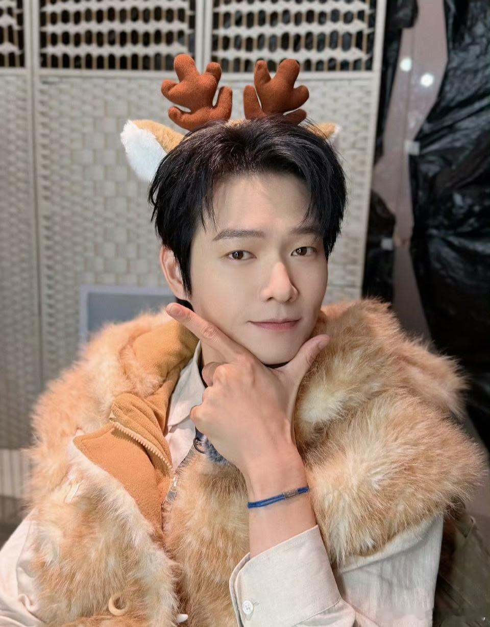 魏大勋贼喊捉贼魏大勋咋这么搞笑呢，真的把贼喊捉贼诠释的淋漓尽致，一整个先把水搅浑