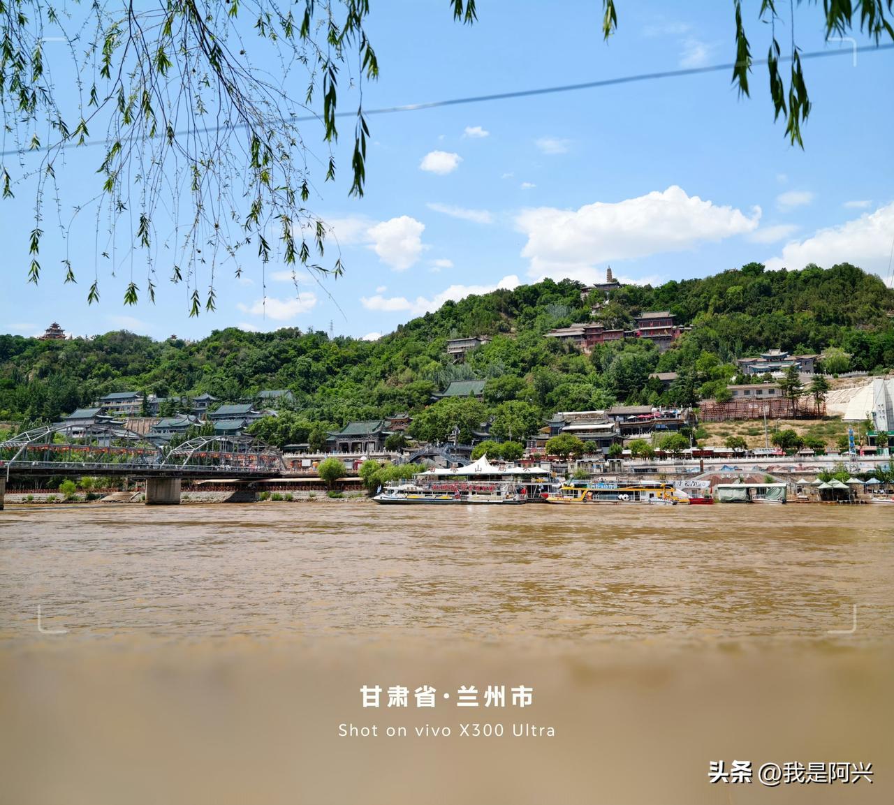 vivo手机水印更新，vivo手机的水印地理位置终于舍得加上分隔符了，这样看起来
