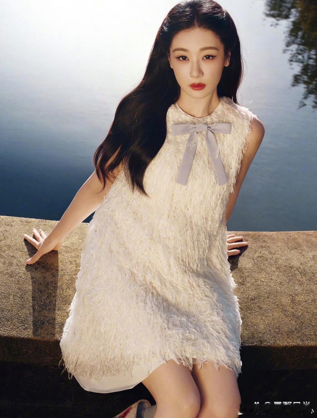 1. 杨紫选剧本自主权很高，经纪团队只负责给到参考意见，项目要不要接，最终决定权