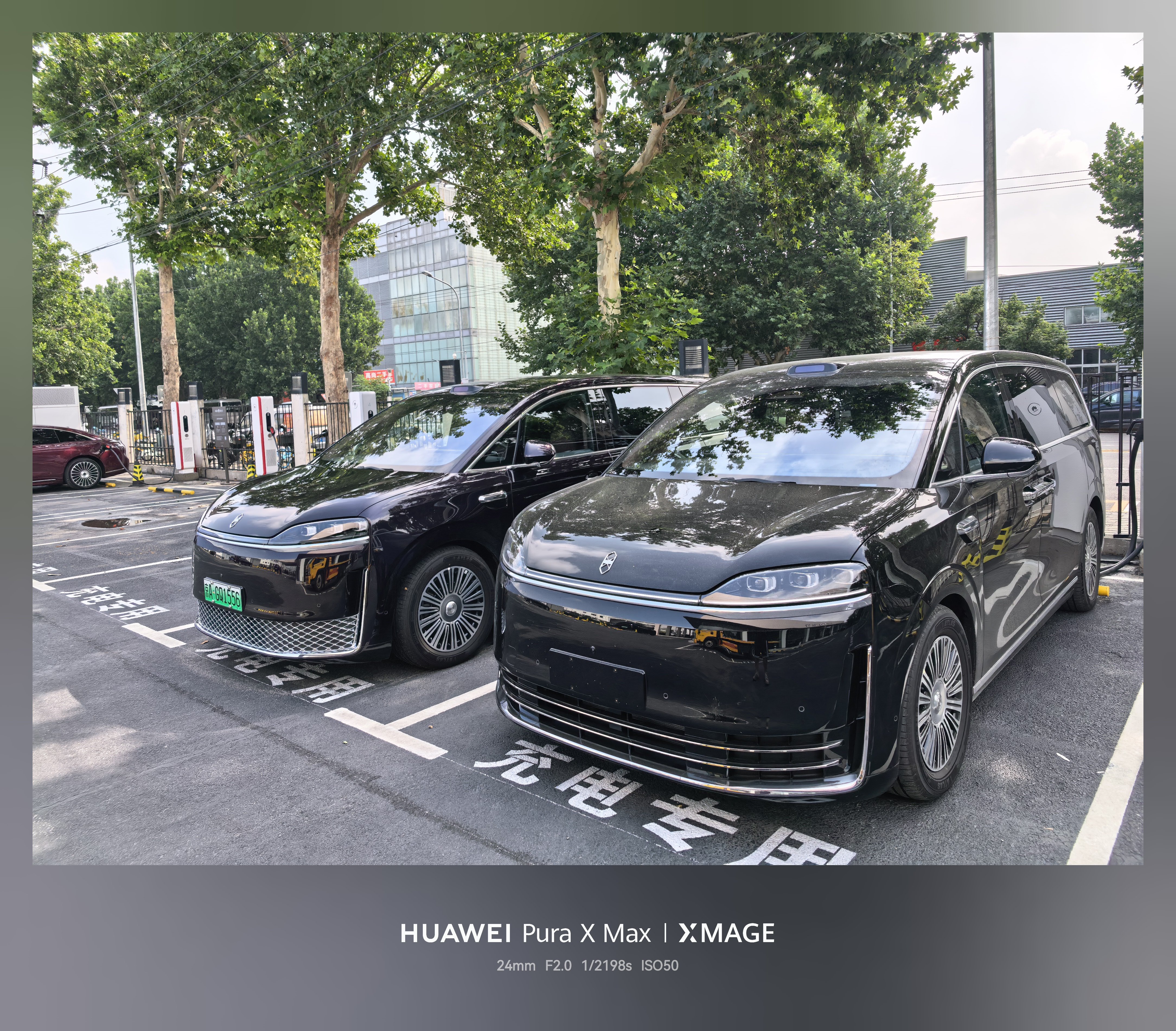 来给智界V9贴个膜，贴完更防晒一点点，主要是前排， 