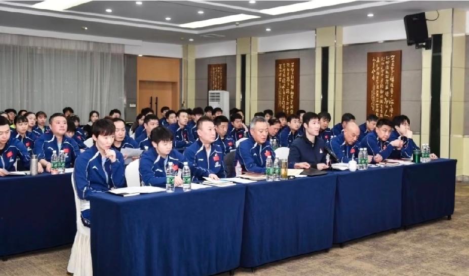 国乒开会提气！一边学两会精神，一边卧薪尝胆备战大赛
 
国乒今天在成都开了会，这