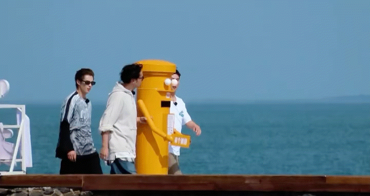 哈哈哈哈哈哈（所以）其实是虽然哥哥要带孩子但还是为我来了 