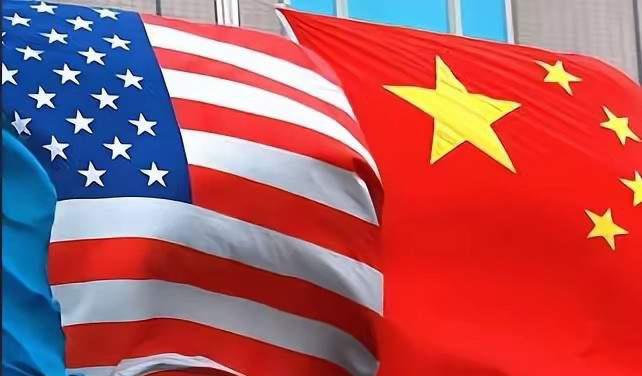 中国不希望美国倒下？说出来可能不信，要是美国真完蛋了，中国可就头疼了。

先说最