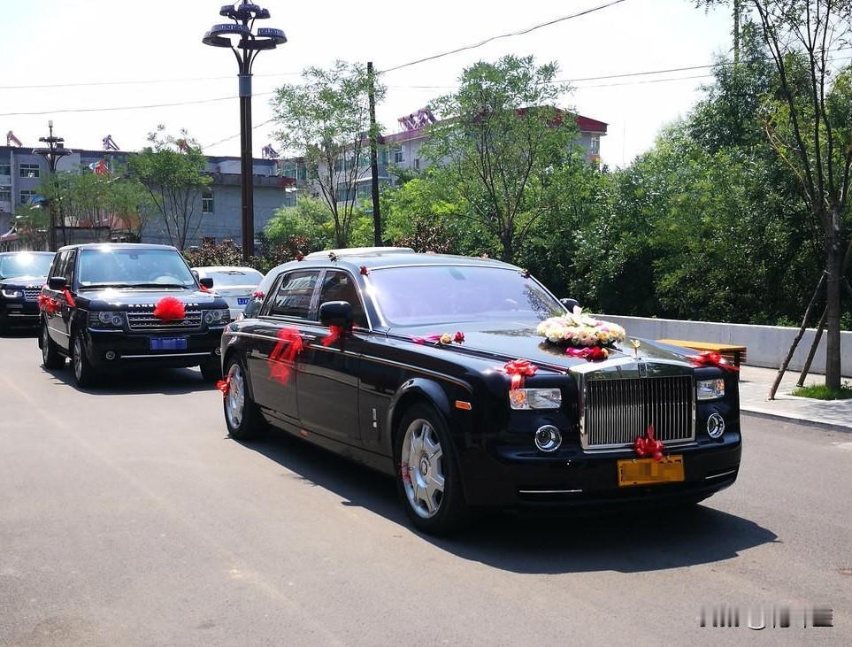 这种习俗要不得？
    前些天，廊坊拦截婚车要50条烟的事情，弄的沸沸扬扬，最