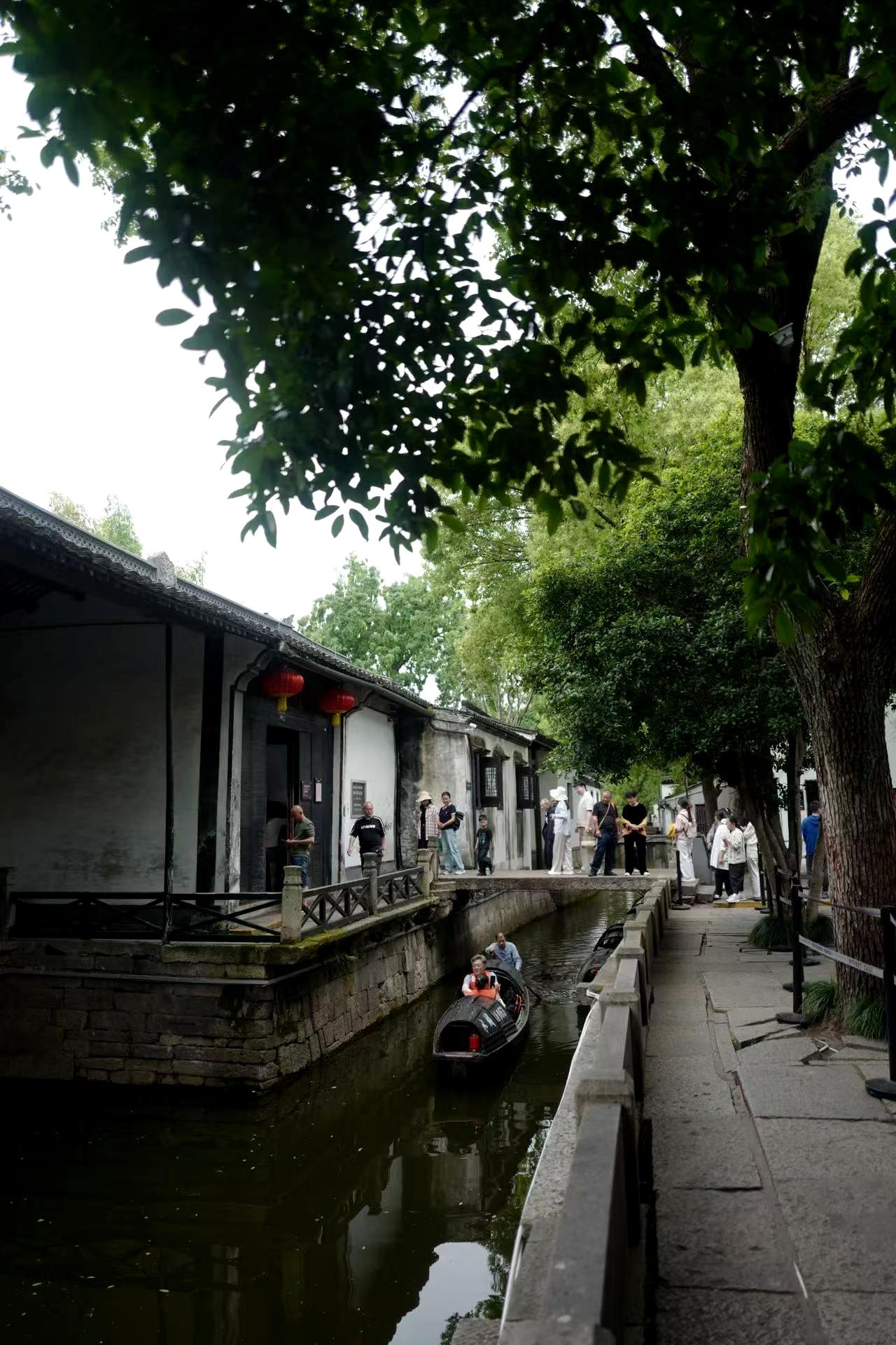 【原创】
浙江绍兴，三味书屋。
不打听都找不到的地方，入口过于“低调”了。看网上