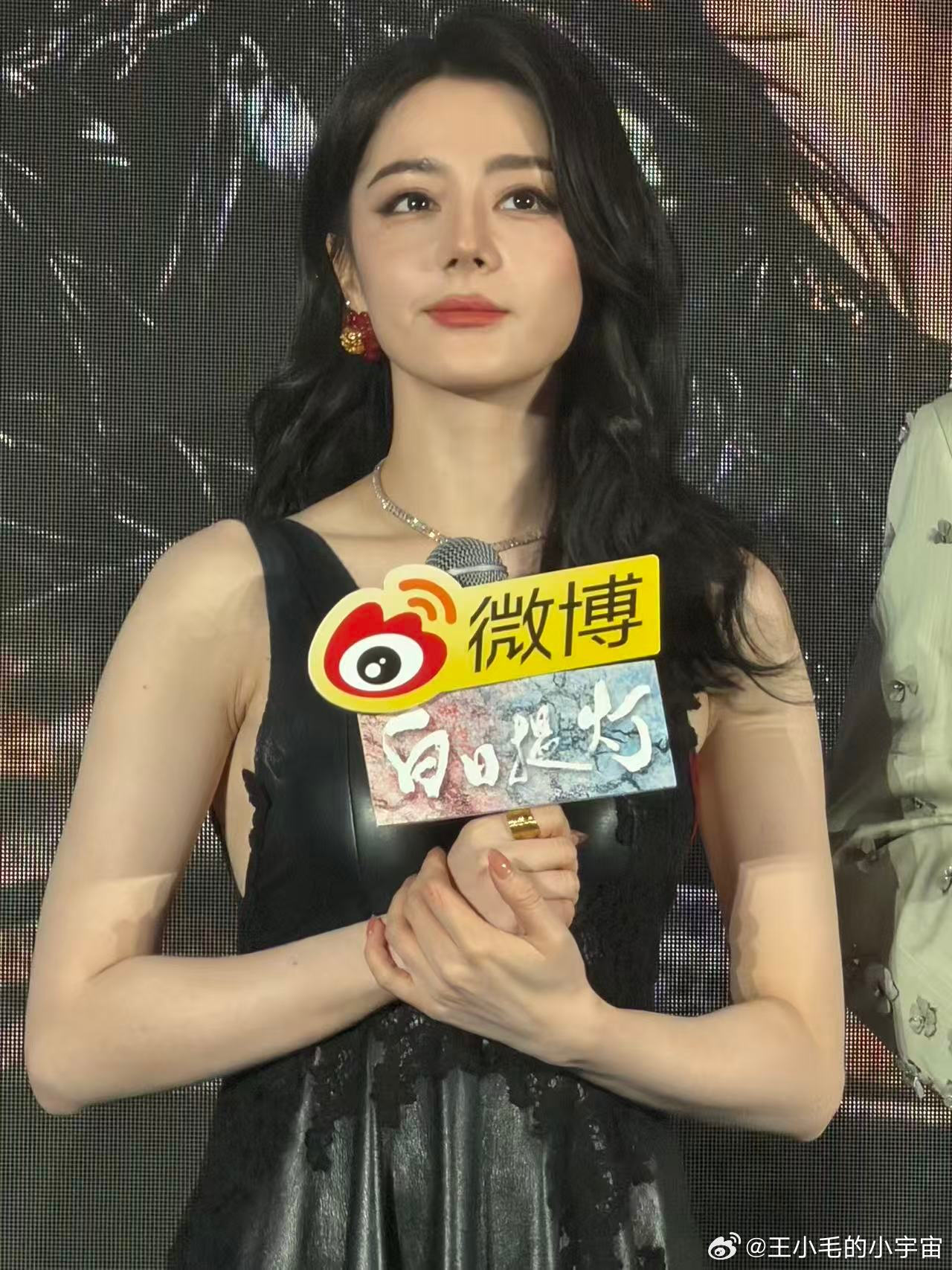 白日提灯官微回应没话题 谁能拒绝深情又可爱的官微啊🥰，段胥视角营业超到位，对贺