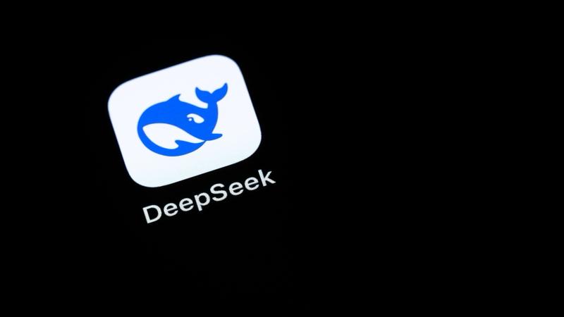 OpenClaw爆火冲上热搜，不少网友直呼感觉自己失业在即。这开源项目厉害着呢，