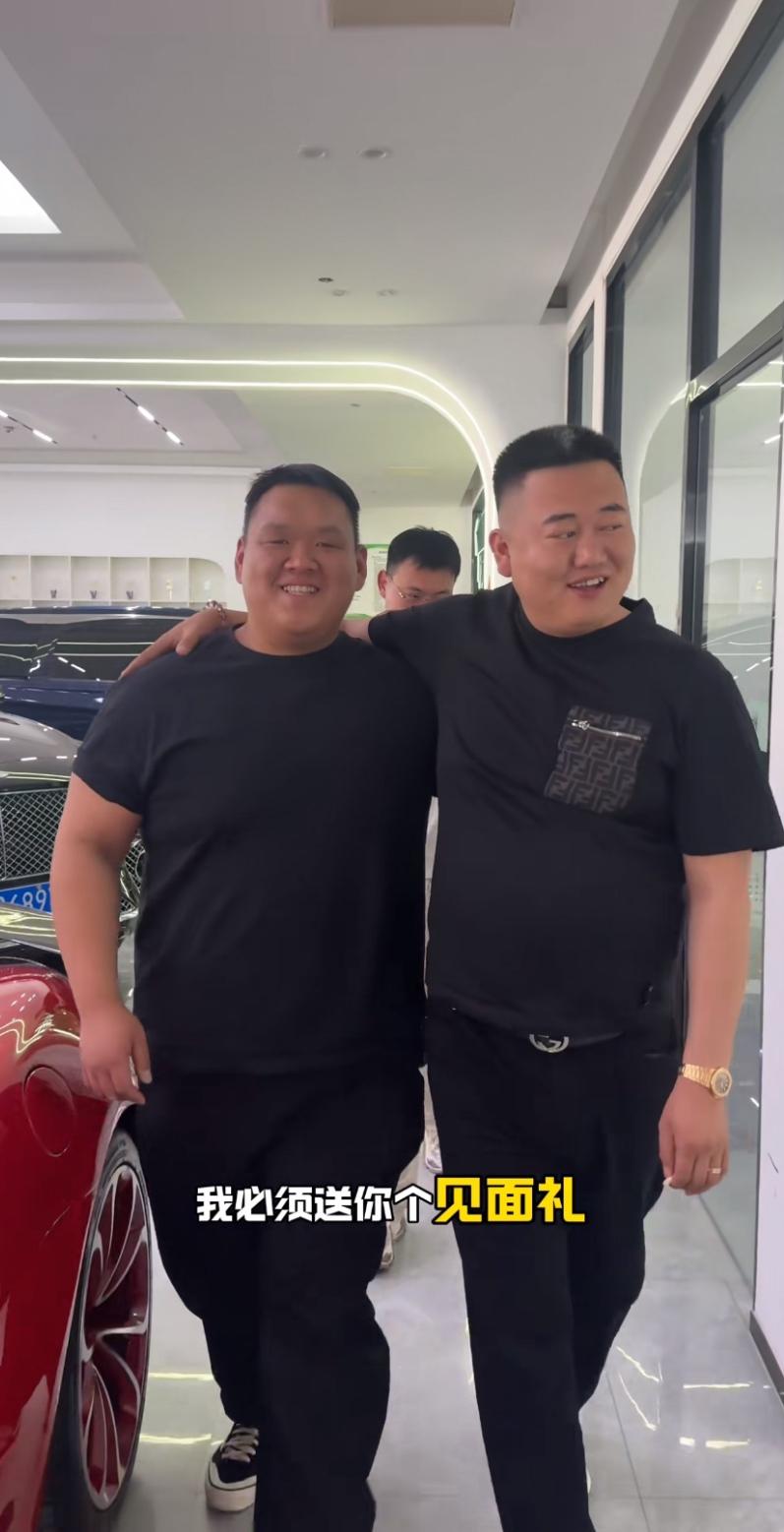 沛县大网红二哥的儿子，刘正绝非等闲之辈，今天去了石家庄90超跑俱乐部，张晓民董事