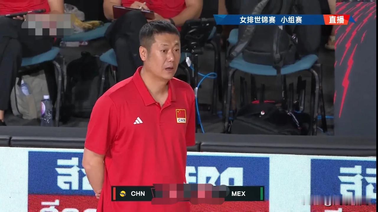 姑娘们不带这么玩的，主教练赵勇真的被吓坏了，估计冷汗都冒出来了，心脏像过山车一样