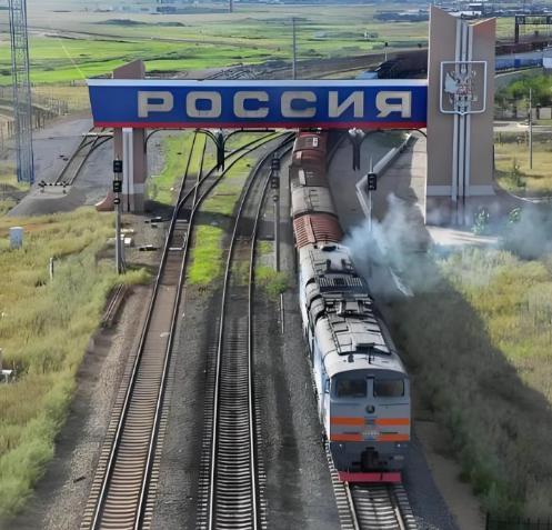 中吉乌铁路的轨距之争，从来不是简单技术选择，而是区域影响力的博弈，中国坚持143