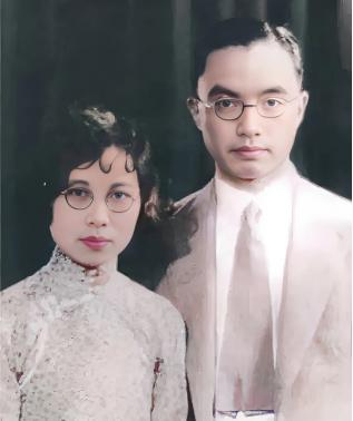 1929年，前妻去世不久，朱自清就对齐白石的徒弟陈竹隐一见钟情，陈竹隐不愿意给他