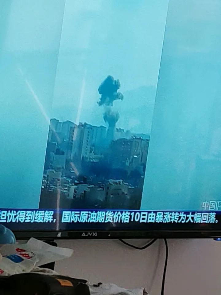 伊朗人民是伊朗胜利的根本依靠。刚刚，中央电视台新闻频道报道，伊朗有人逆行反回，有