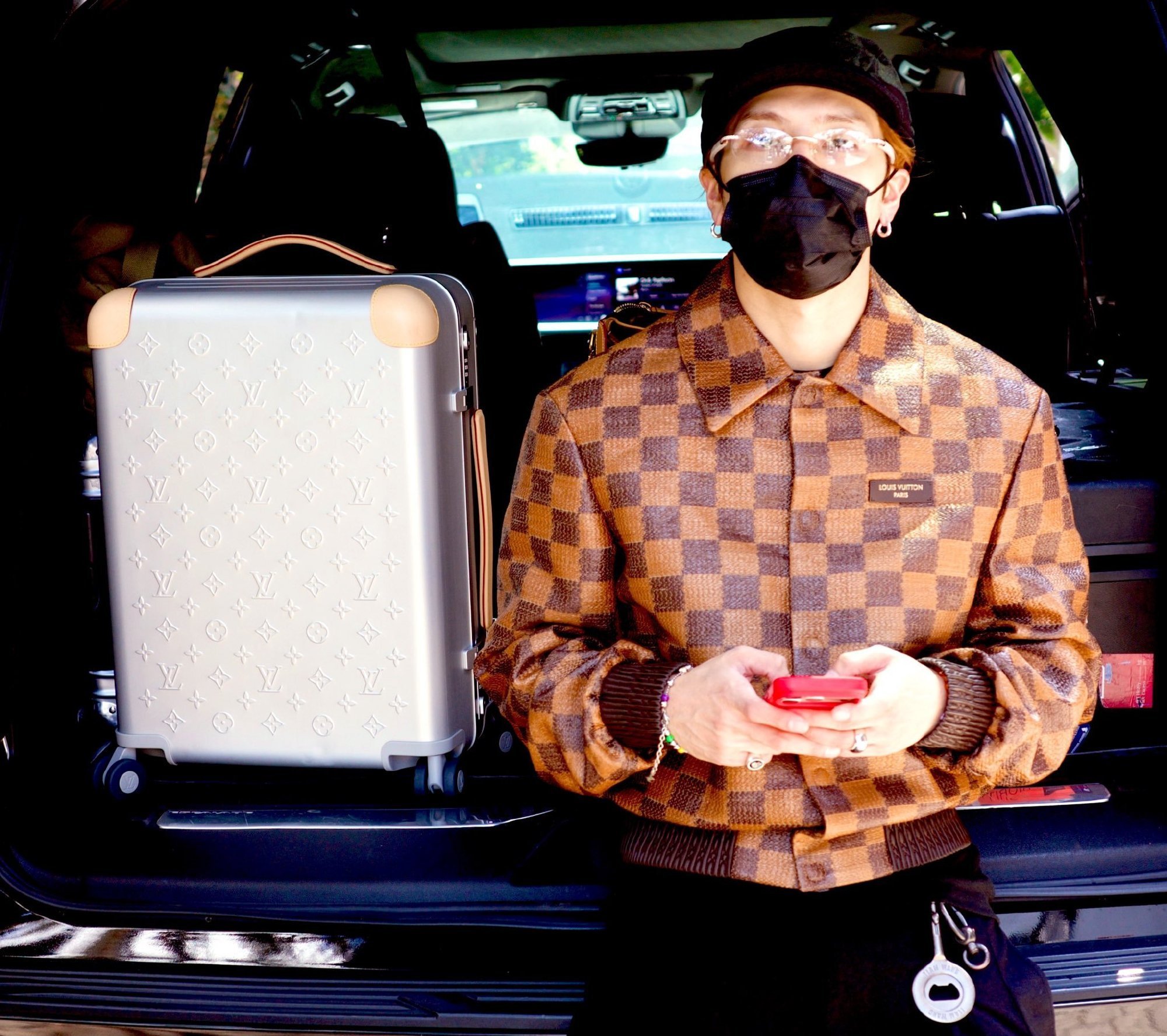 王嘉尔｜巴黎男装周 启程巴黎 ！Jackson is coming   ～  每