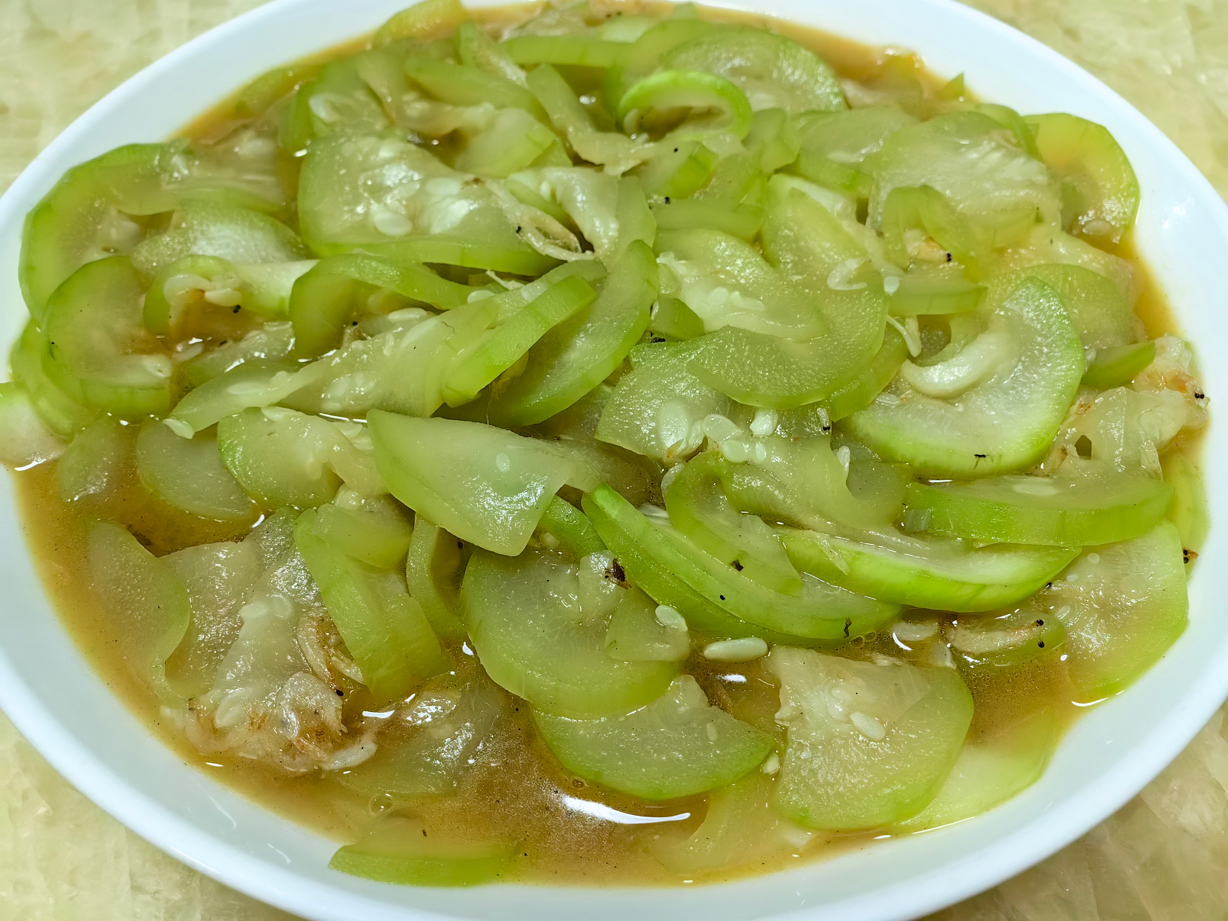 家常菜[超话] 白灼鱿鱼，葱烧鲈鱼，鸡汁西葫芦，西芹炒肉。 ​​​