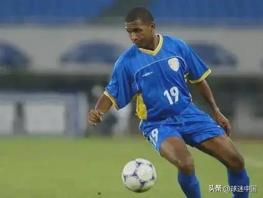 2012年，马麦罗和法比亚努应老队友邹侑根之邀，回到成都推广五人制足球。时隔多年