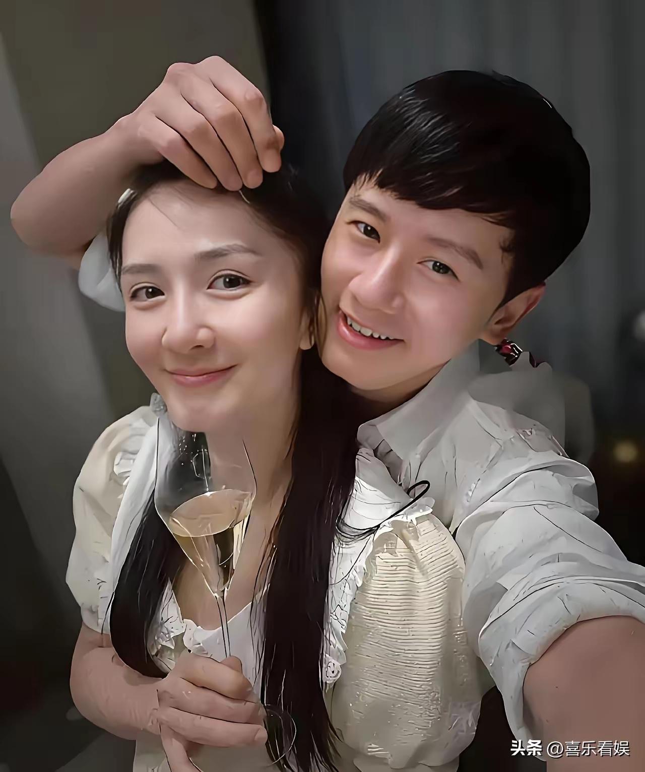 真是不作死就不会死啊！谢娜这个自以为是的女人，不知道现在是什么心情。
娱乐圈简直