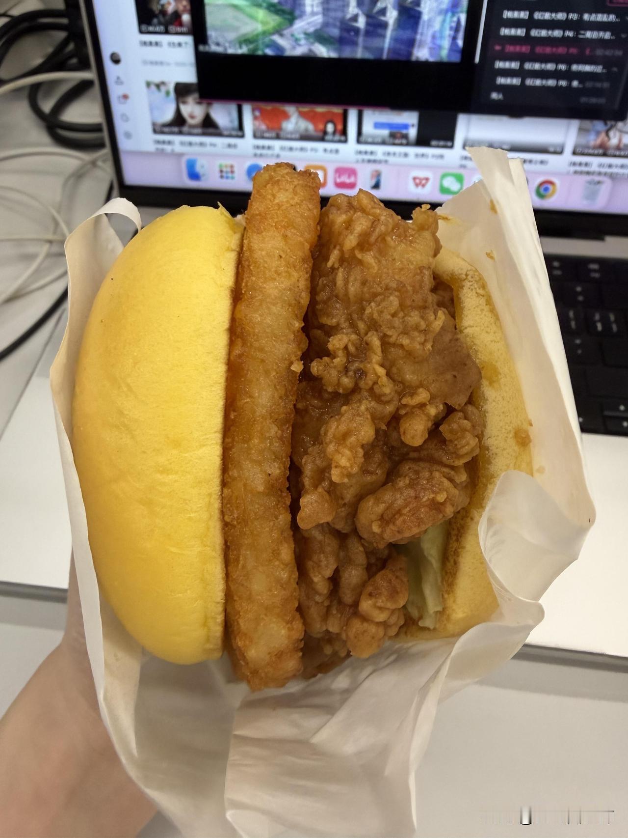 我的一生 不应该叫做被激素控制的一生
今天坐地铁的时候，听到旁边一个女孩和她的朋