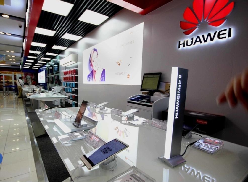 我华为手机用了六年，身边也有不少用华为手机多年的例子。朋友的Mate 20从20