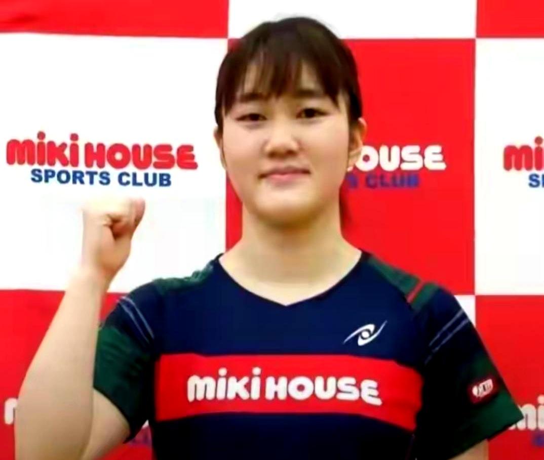 又是一声闷响，热门掉坑。
WTT美国大满贯女单1/16决赛里，大藤沙月2:3被队