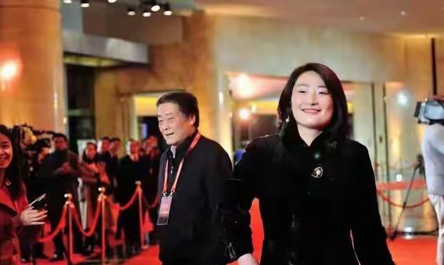 宗馥莉卸任董事长的消息一出，不少人在问：娃哈哈的“味道”变了吗？
 
答案藏在两