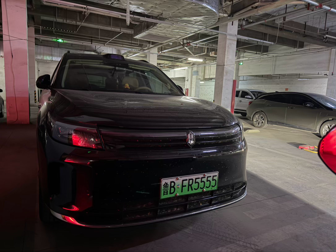 老款 M7，就凭这个车牌号，也要多留几年 