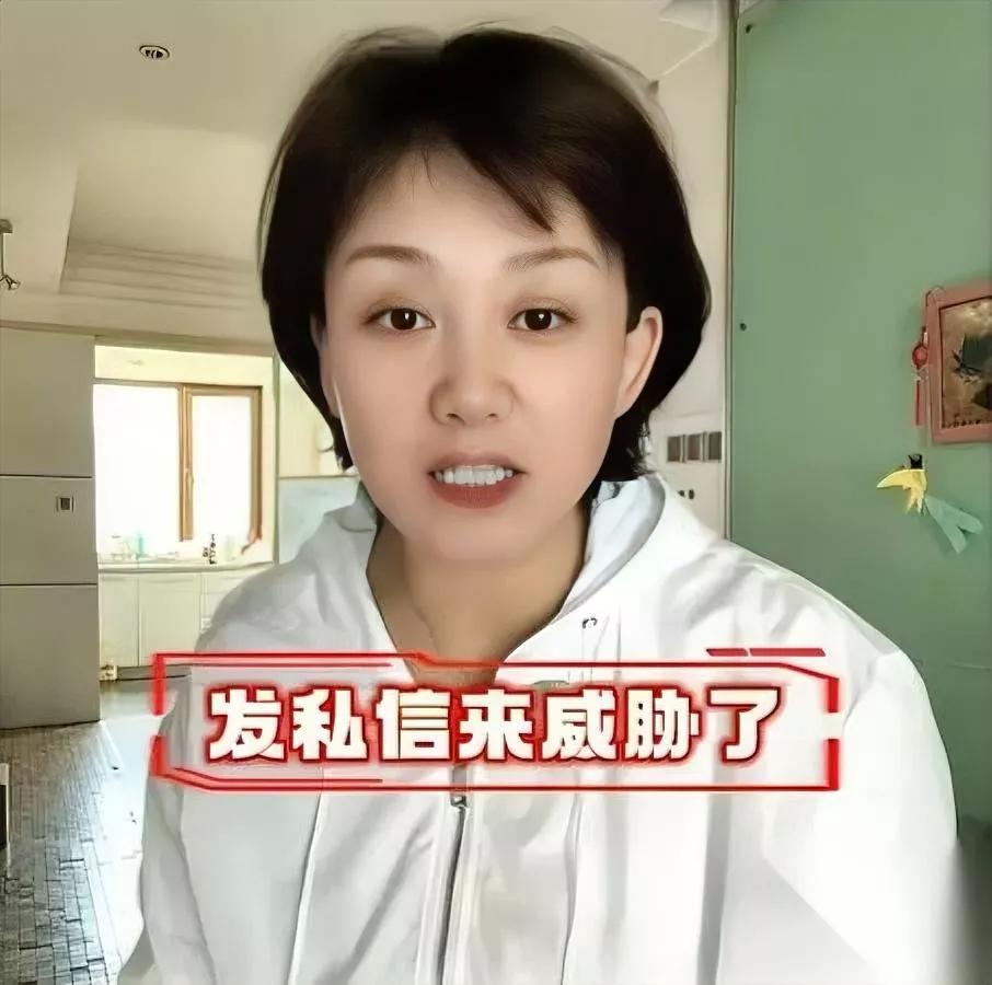 女记者杨威

曝料遭威胁

敢碰杨梅圈的灰色潜规则，硬刚到底真的太敢了。漳州龙海