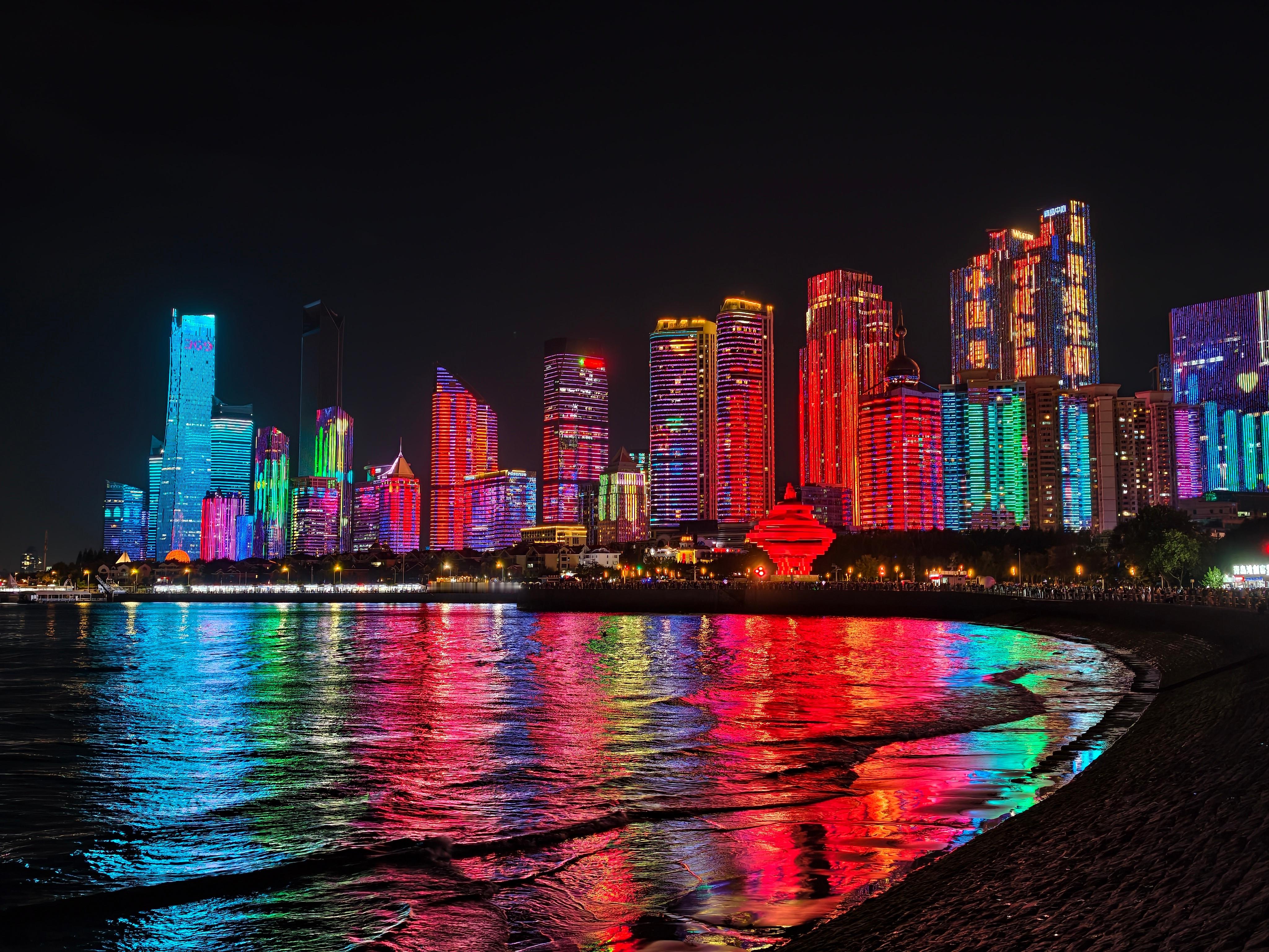 五四广场的灯光秀夜景太夯了！！[憧憬][憧憬] ​​​