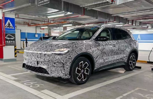 大号 MG4 来了？MG4 SUV 车型谍照曝光！从谍照可以看出依旧保留家族化设