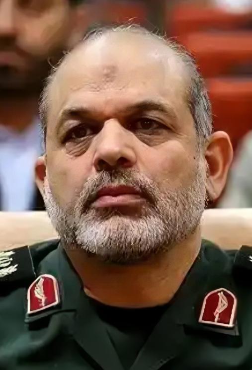 关键时刻，伊朗把一个全球通缉犯请出山，就任伊斯兰革命卫队最高领导人，唱的是哪一曲