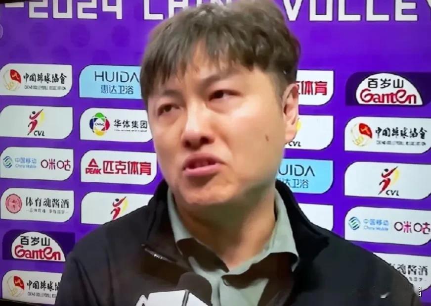 女排联赛，北京汽车队与辽宁队三番战，争夺最后一个四强名额，最终意想不到北京队3-