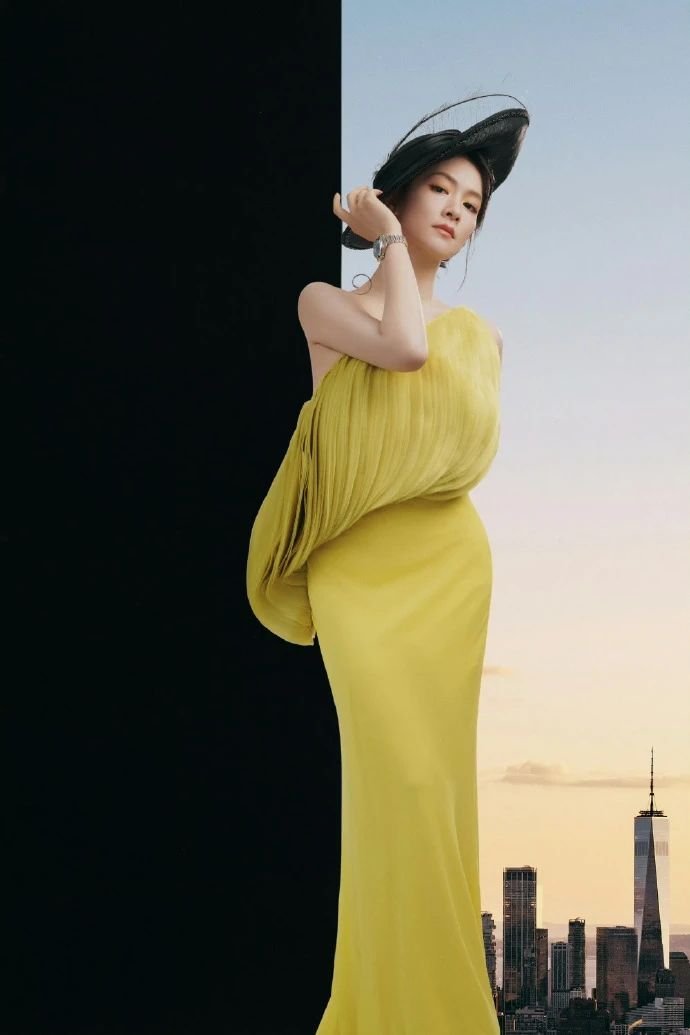 在浪琴环球马术冠军赛造型大片里，陈昊宇身着Mark Bumgarner为其量身定