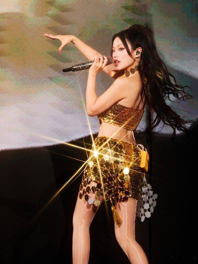万妮达2025演唱会官宣  终于等到这一天！万妮达 8 月 30 日杭州演唱会官
