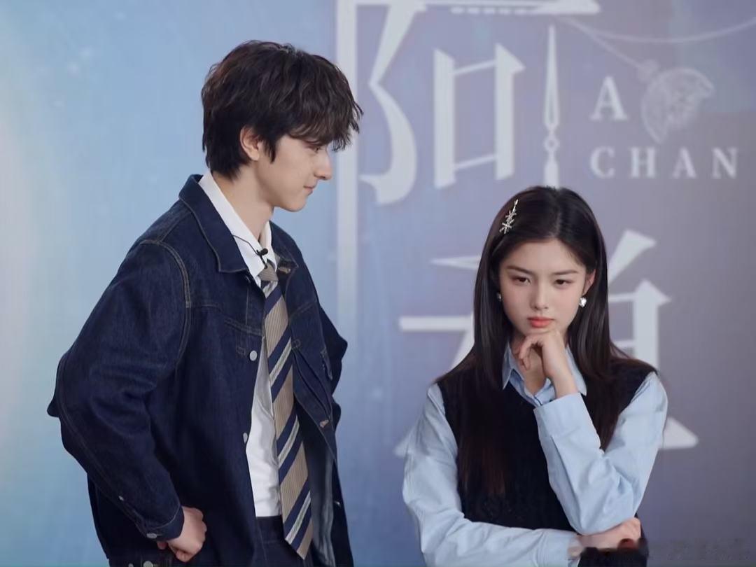 优酷阿禅探班SVIP花式奔赴新生 探班花絮甜度超标！林一和艾米的体型差戳中萌点，