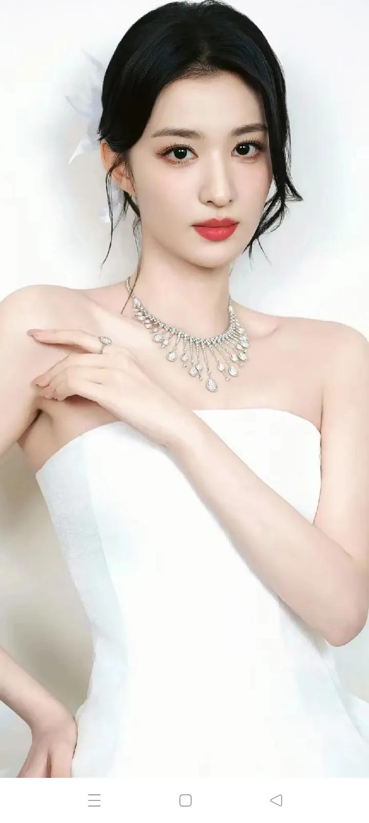 王楚然张纯烨美女气质好