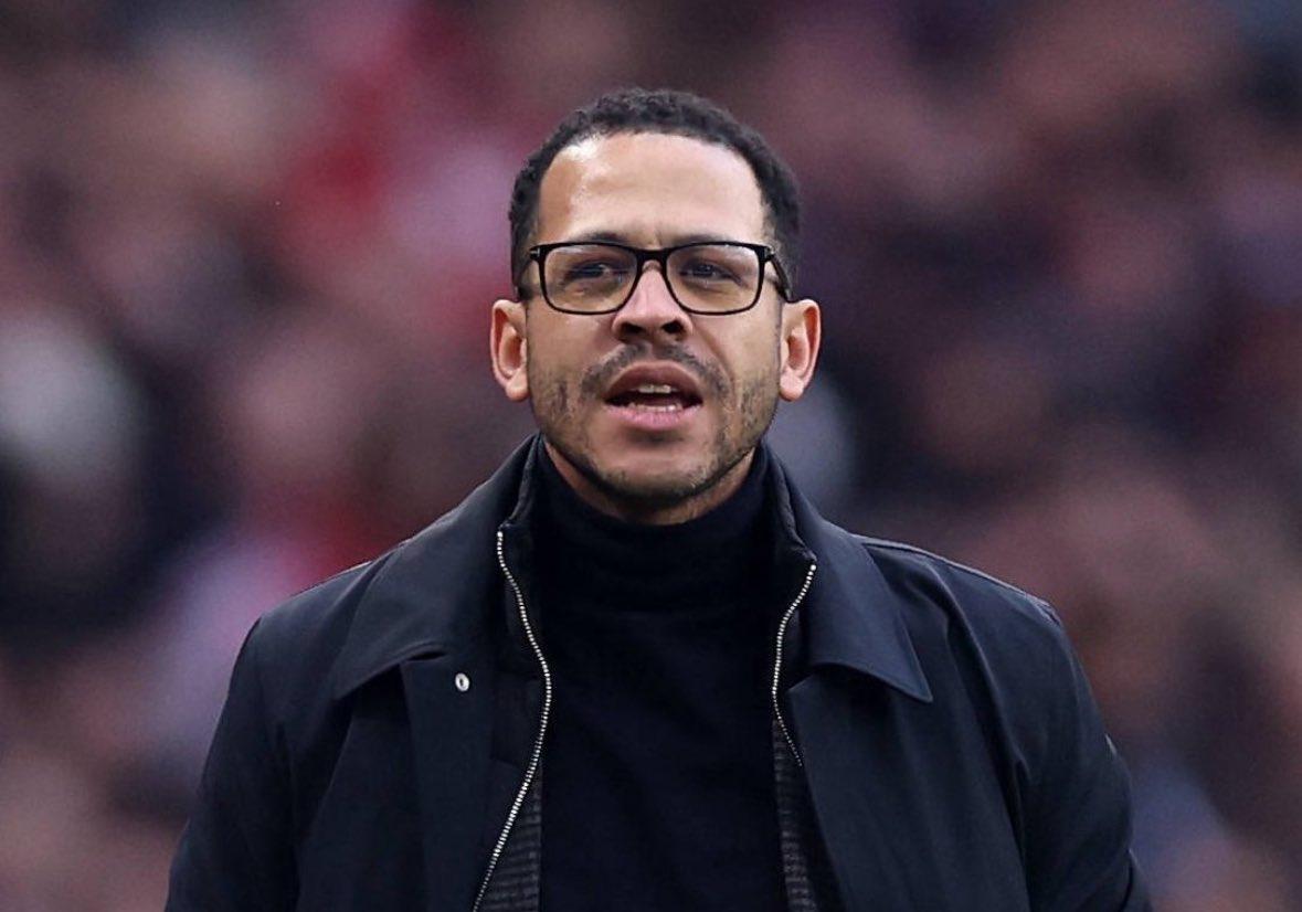 切尔西0-3输给了埃弗顿，英超争五看上去有些让五的意思了。
切尔西也遭遇4连败，