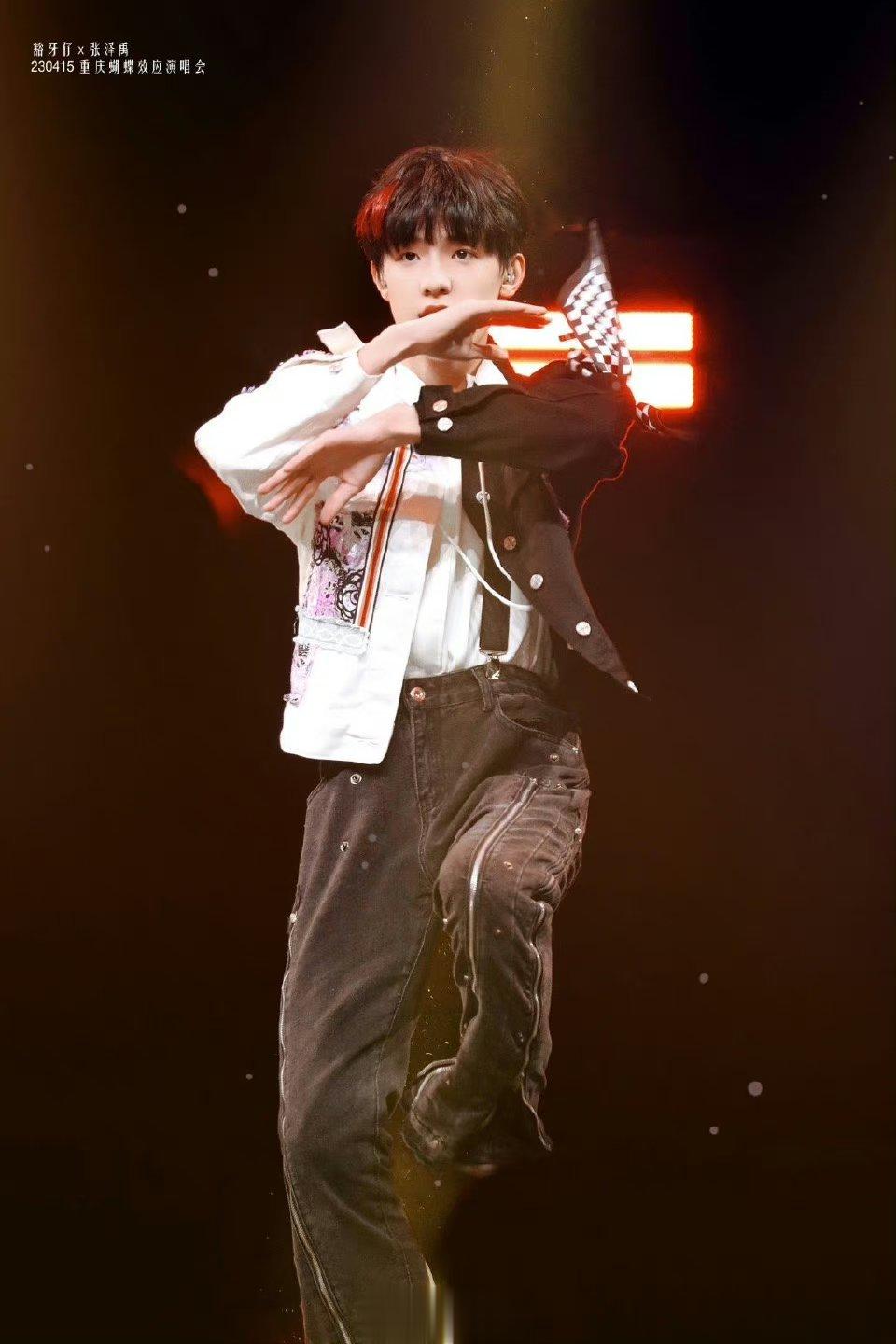 #张泽禹[超话]##张泽禹[超话]##张泽禹[超话]#💚#张泽禹 第一主唱# 