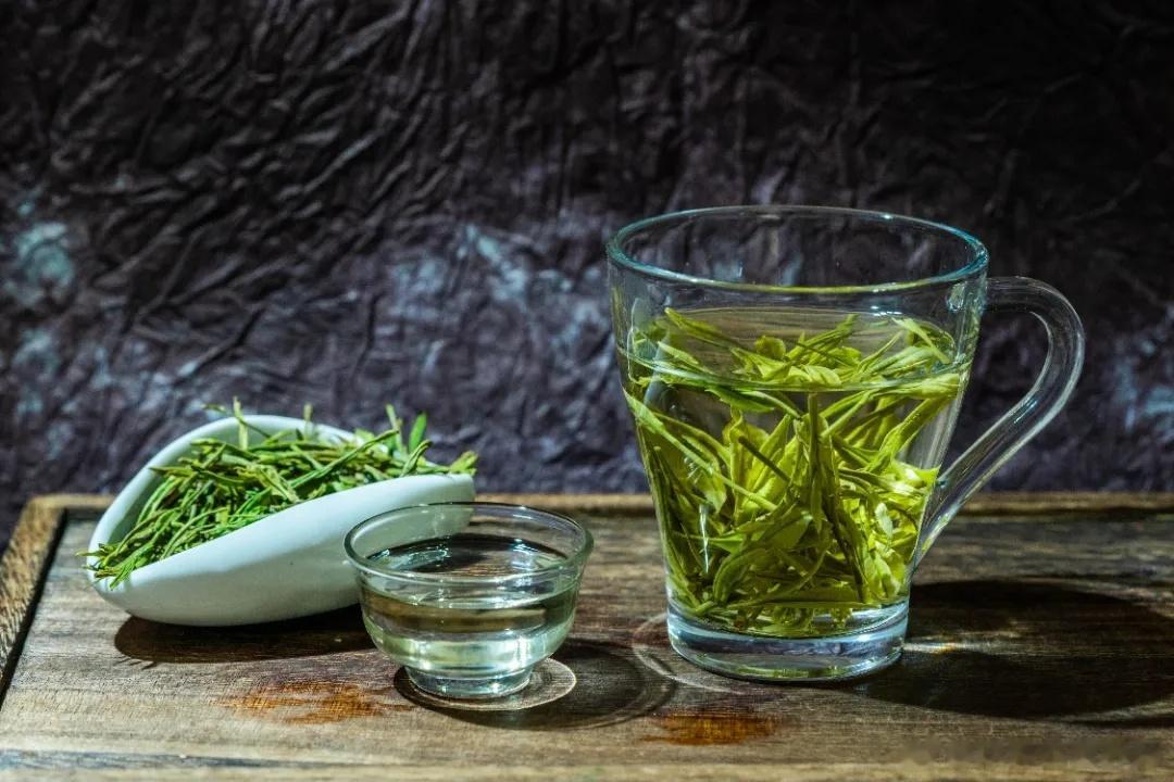 #中医话养生[超话]#喜欢茶的人都怎样了？哪种茶咖啡含量高？茶叶中含有大量的特殊